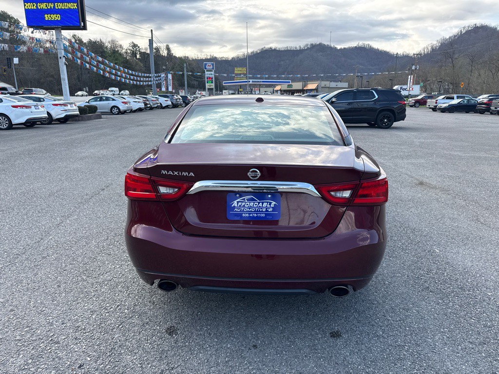 2018 Nissan Maxima Image 12