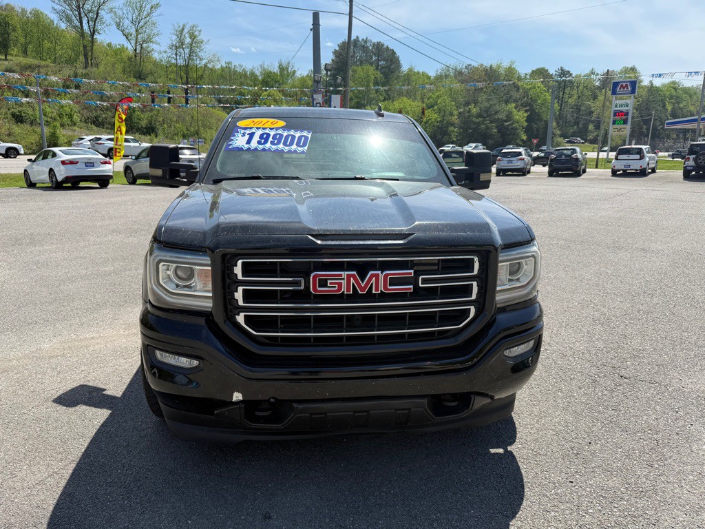 2019 GMC Sierra Image 2