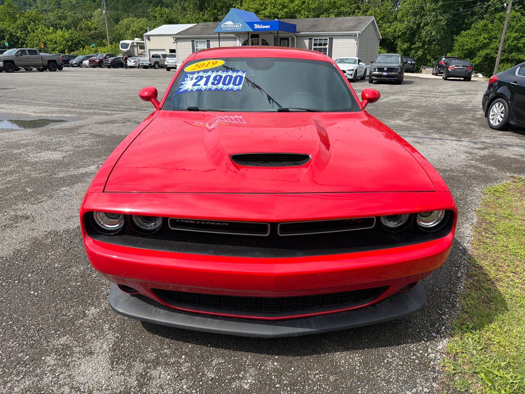 2019 Dodge Challenger Image 2