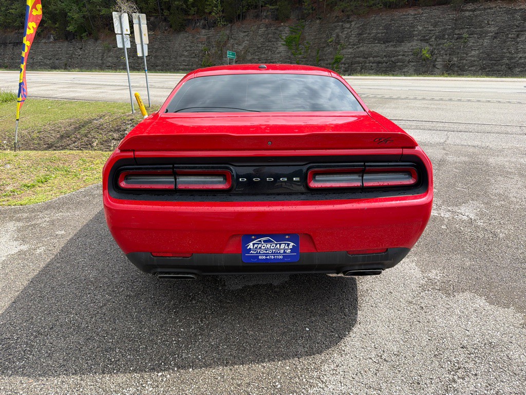 2019 Dodge Challenger Image 8