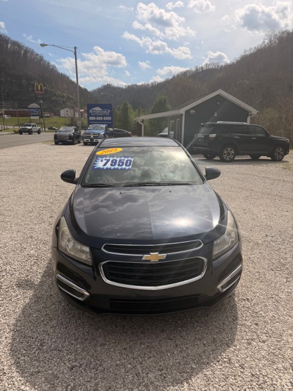 2015 Chevrolet Cruze Image 2