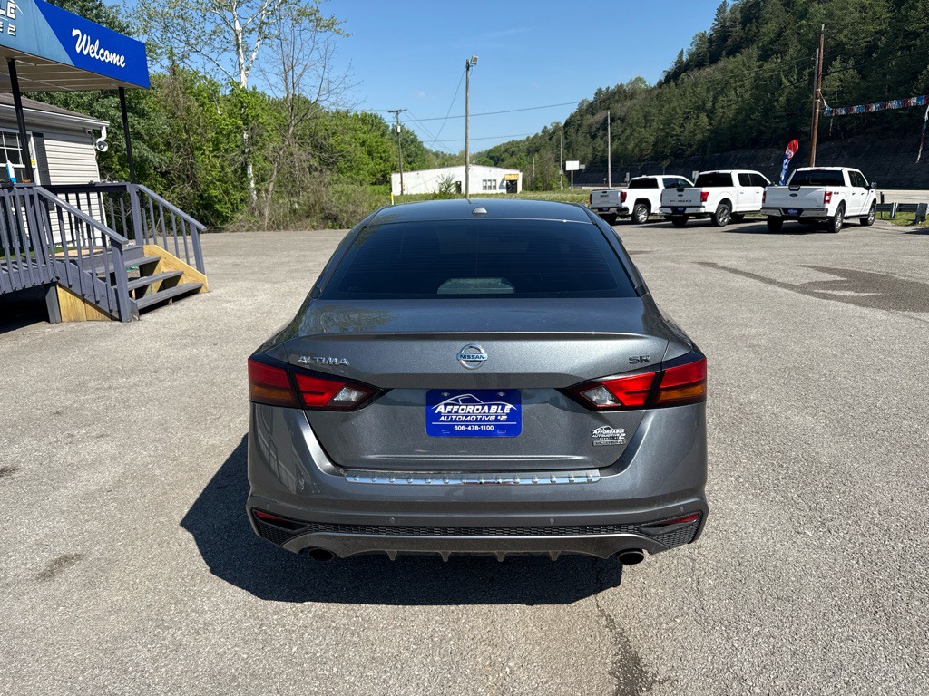 2020 Nissan Altima Image 8