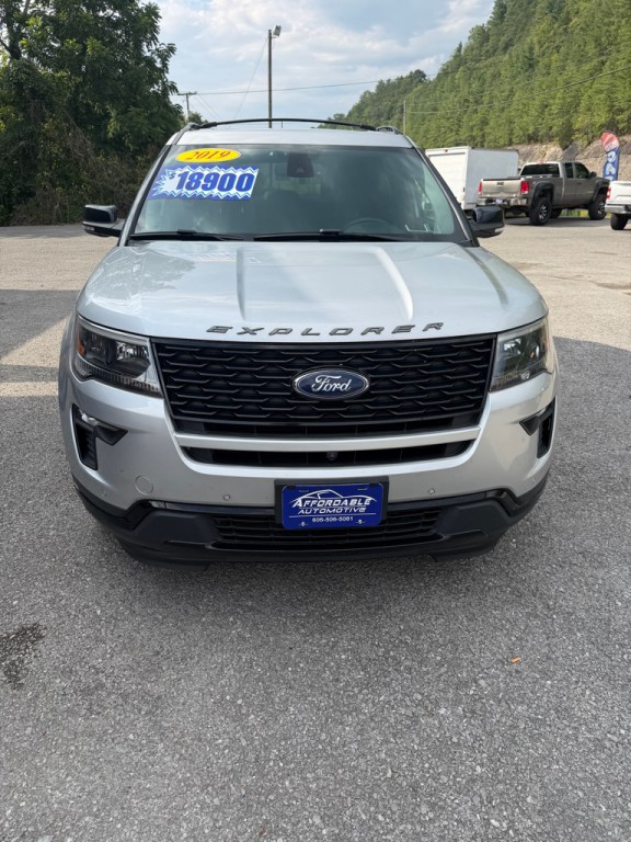 2019 Ford Explorer Image 2