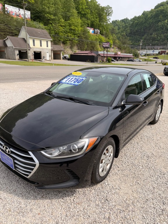2018 Hyundai Elantra Image 2
