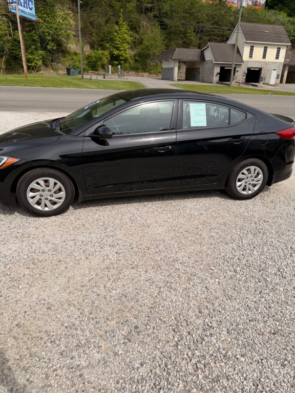 2018 Hyundai Elantra Image 3