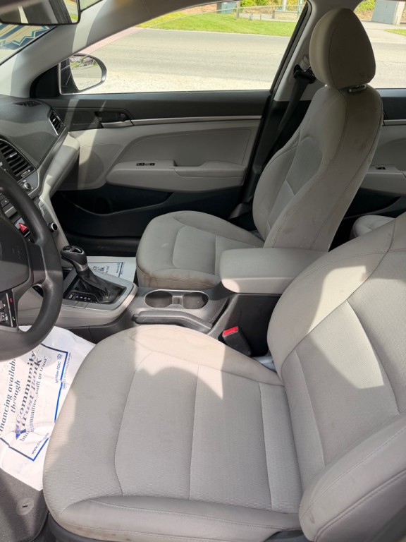 2018 Hyundai Elantra Image 4