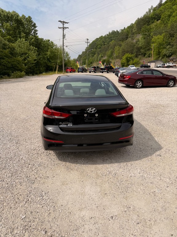 2018 Hyundai Elantra Image 8