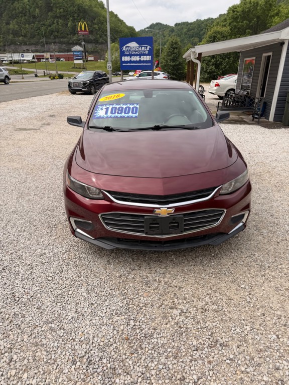 2016 Chevrolet Malibu Image 2