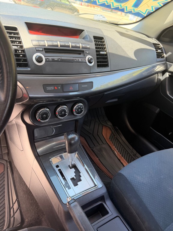 2011 Mitsubishi Lancer Image 7