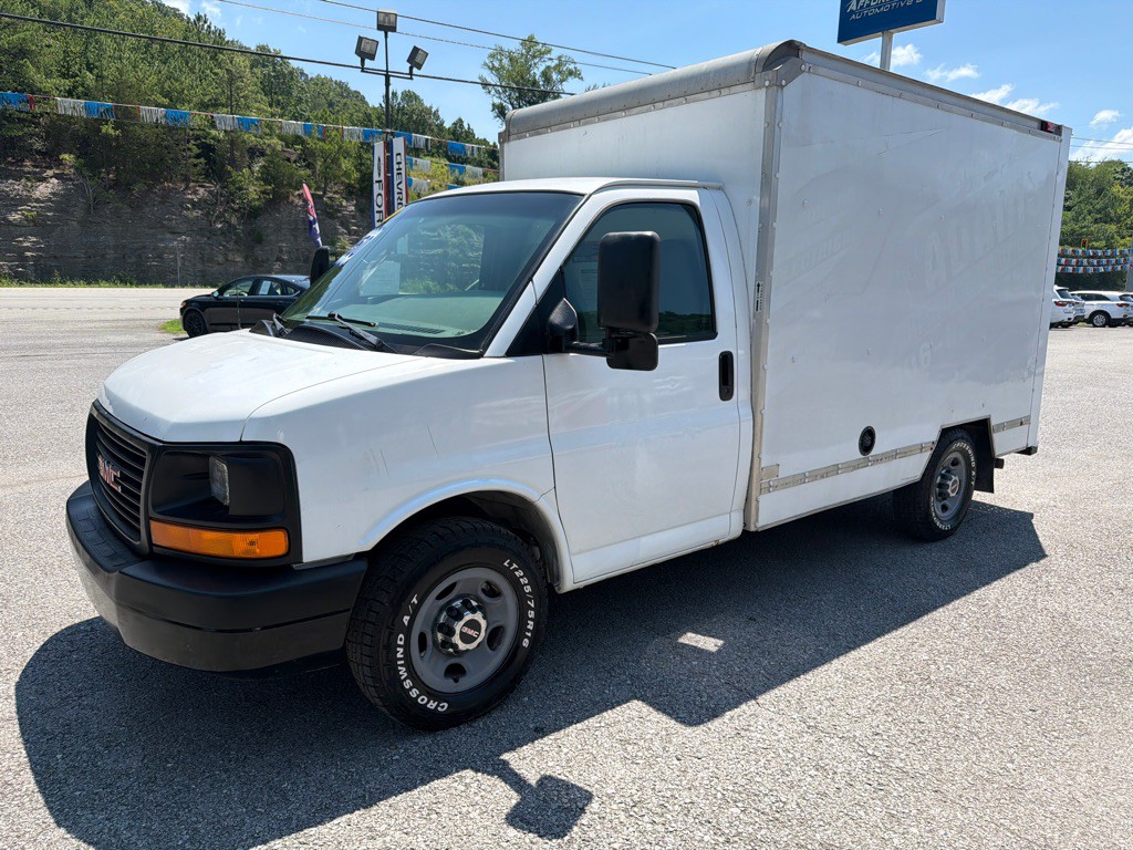 2004 GMC Savana Image 3