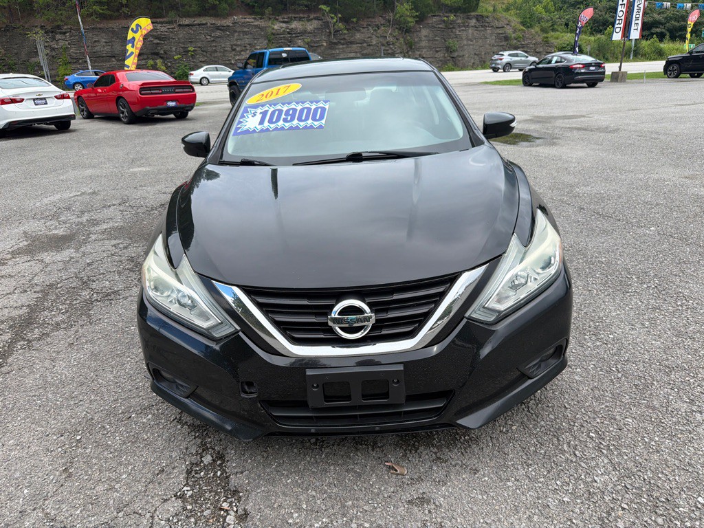 2017 Nissan Altima Image 2