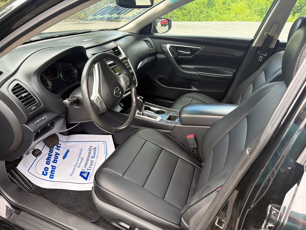2017 Nissan Altima Image 4