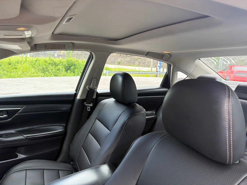2017 Nissan Altima Image 6