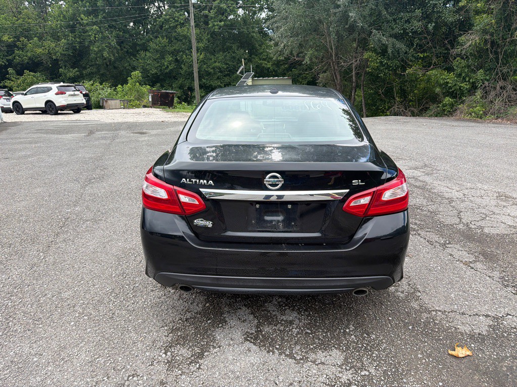 2017 Nissan Altima Image 8