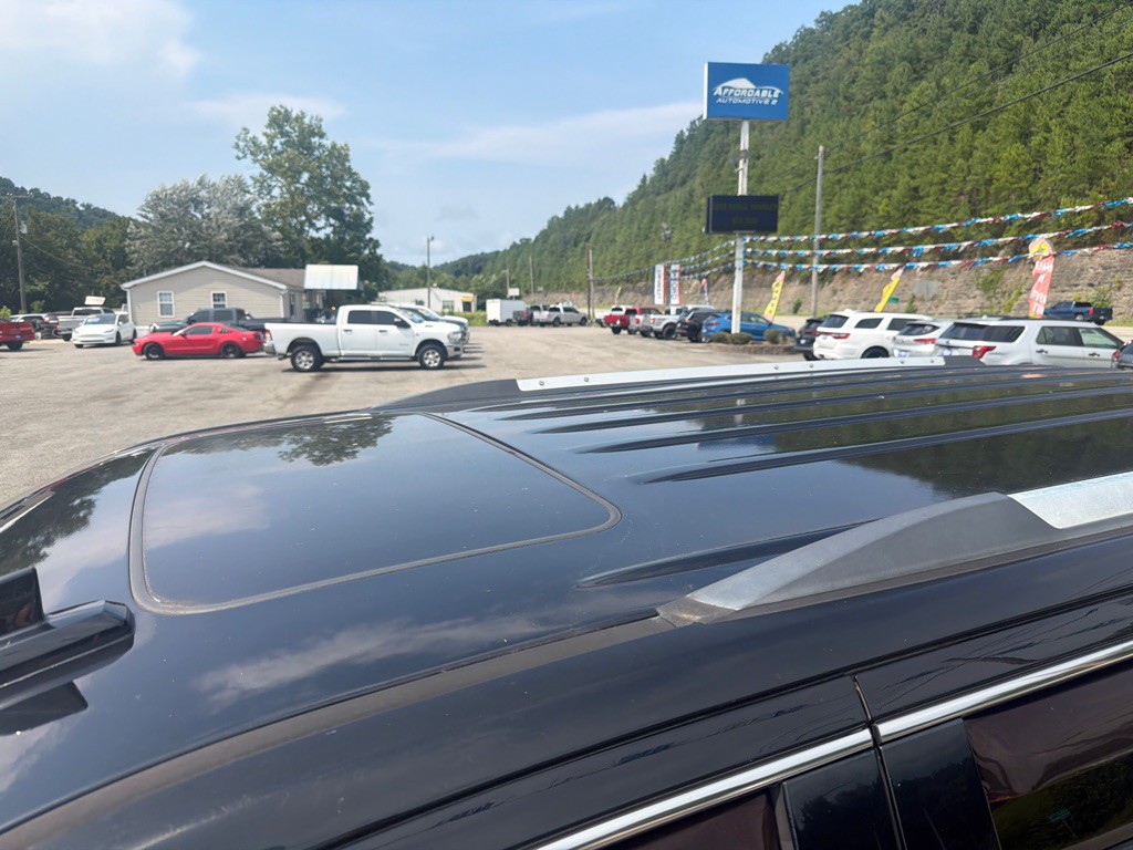 2017 Chevrolet Tahoe Image 3