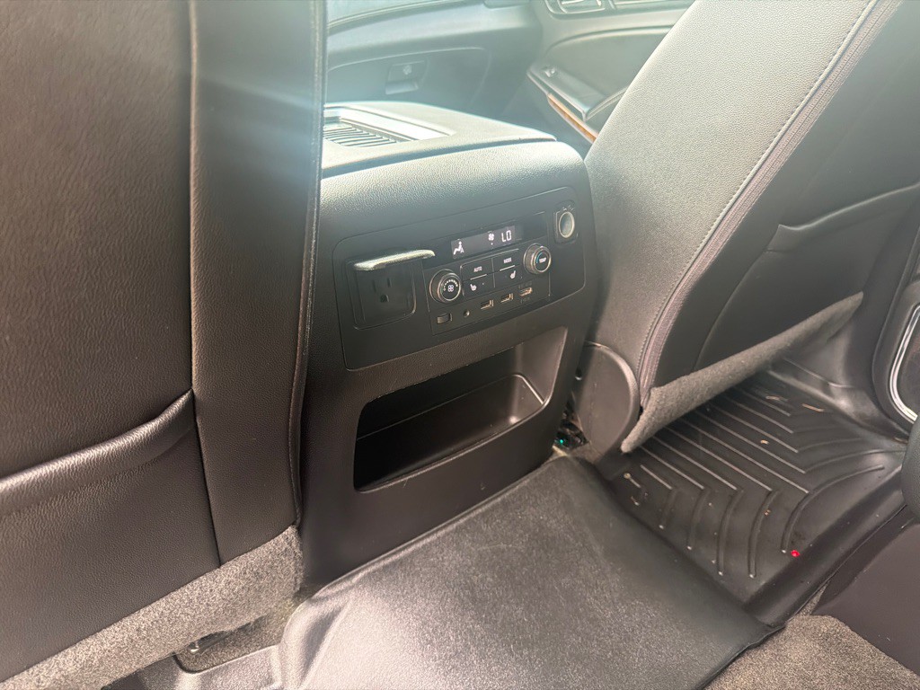 2017 Chevrolet Tahoe Image 9