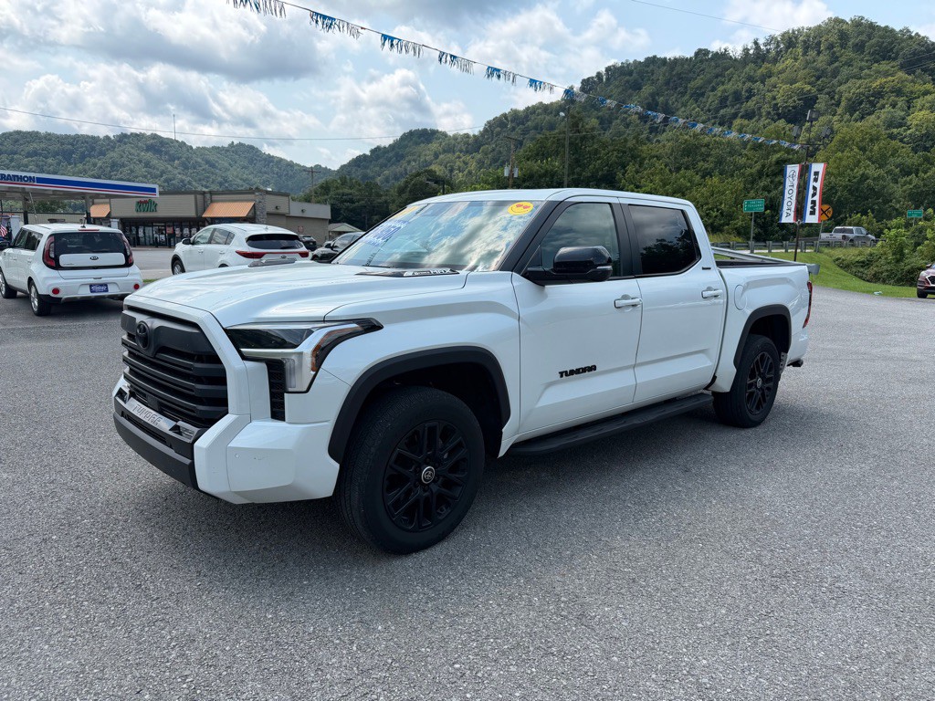 2024 Toyota Tundra Image 3