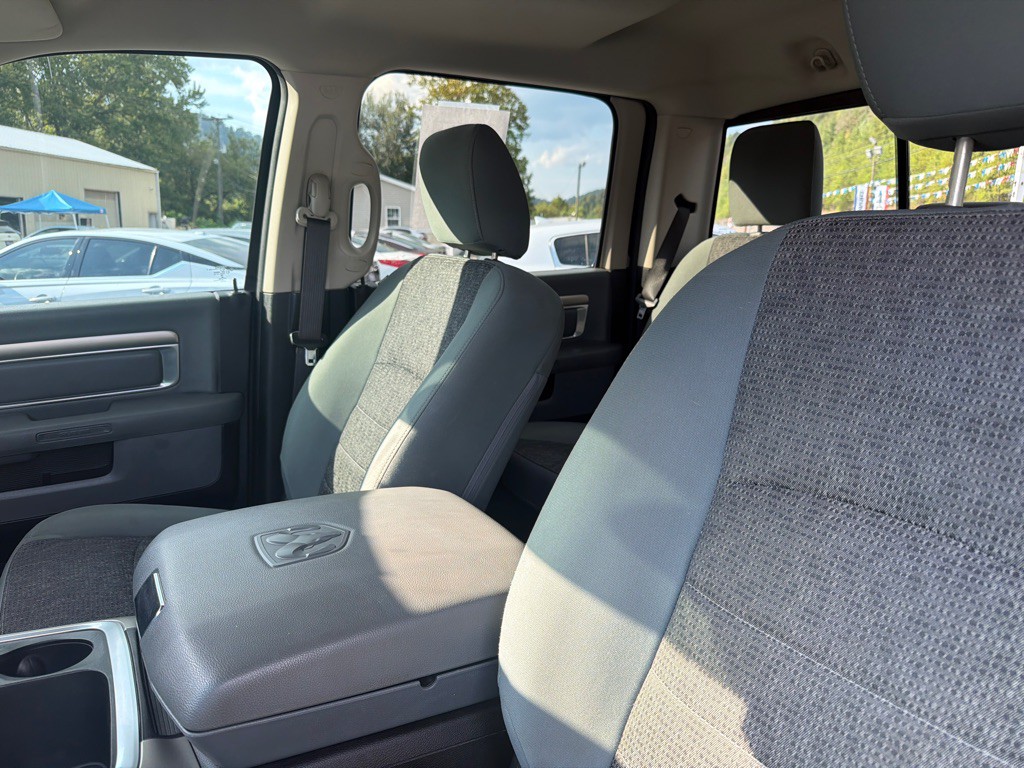 2017 RAM 1500 Image 7