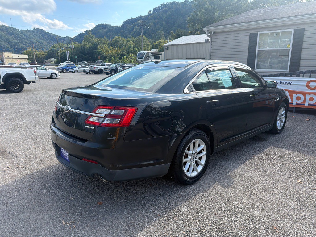 2013 Ford Taurus Image 10