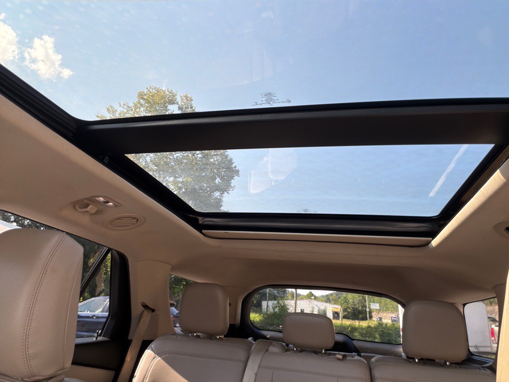 2020 Ford Explorer Image 8