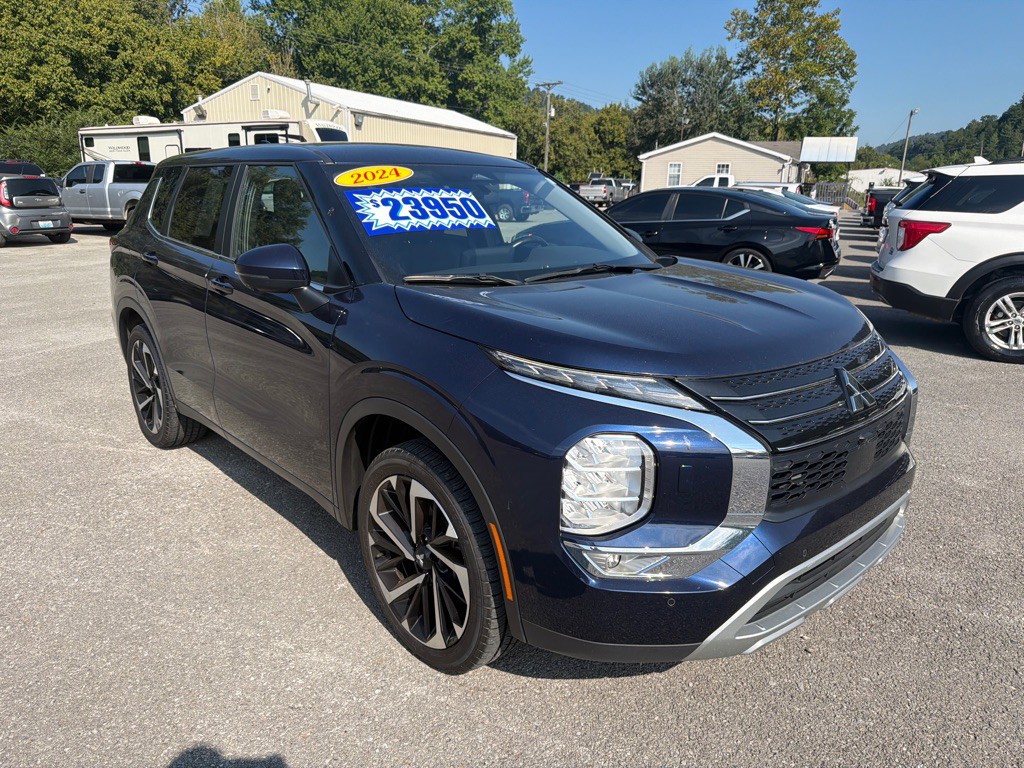 2024 Mitsubishi Outlander Image 1