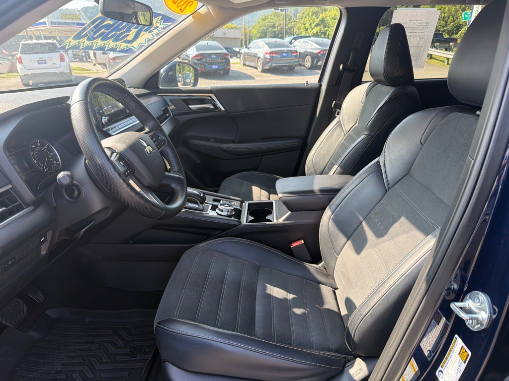 2024 Mitsubishi Outlander Image 4
