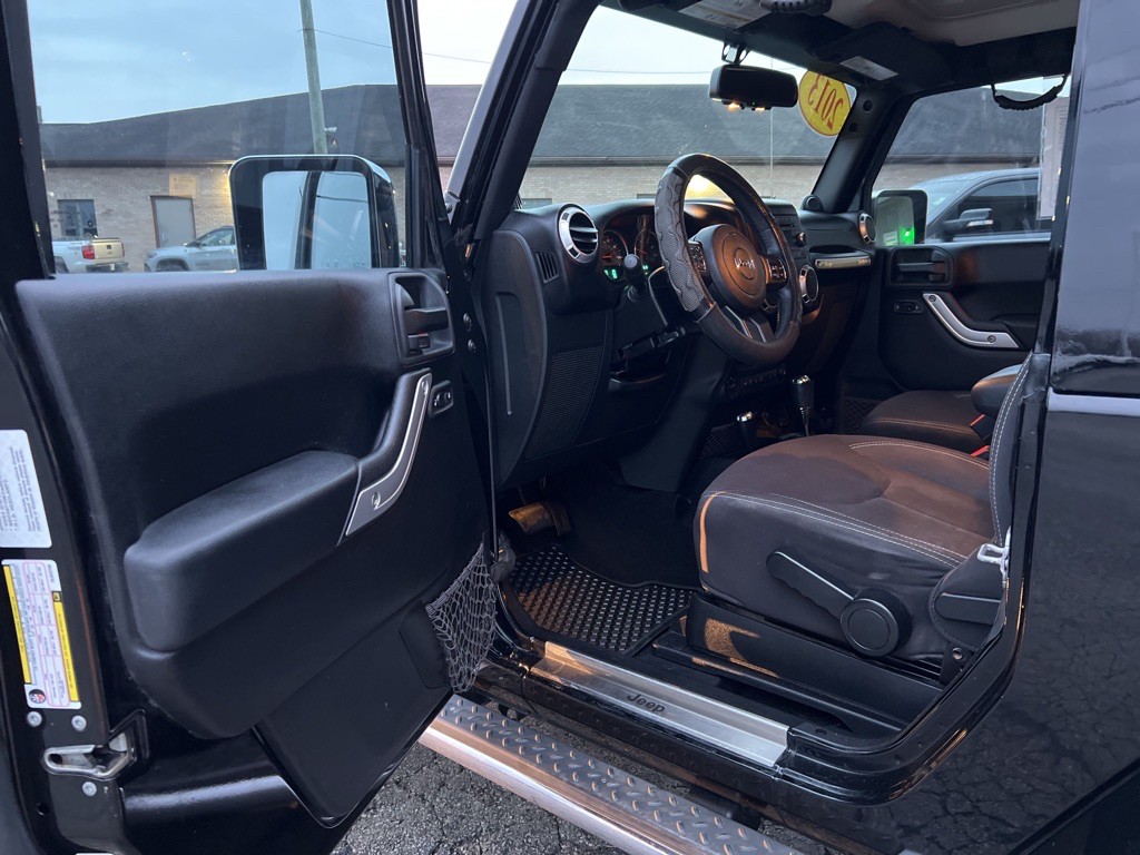 2013 Jeep Wrangler Image 15