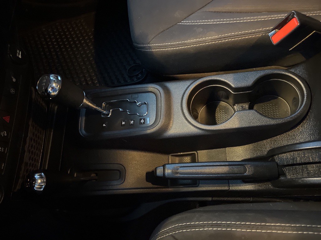 2013 Jeep Wrangler Image 27
