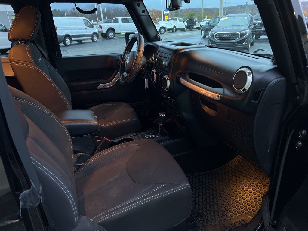 2013 Jeep Wrangler Image 37