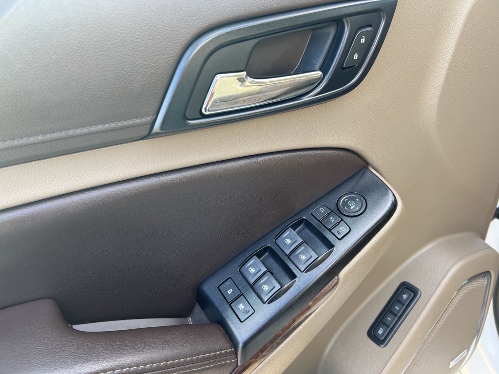2018 Chevrolet Suburban Image 17
