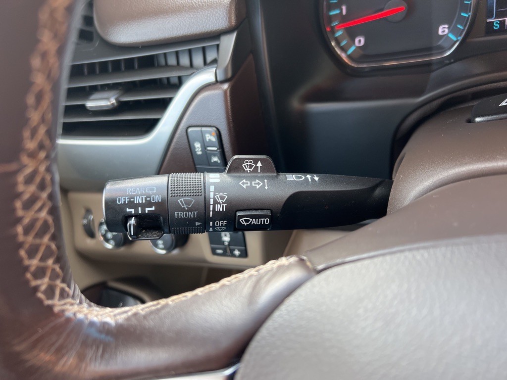 2018 Chevrolet Suburban Image 25