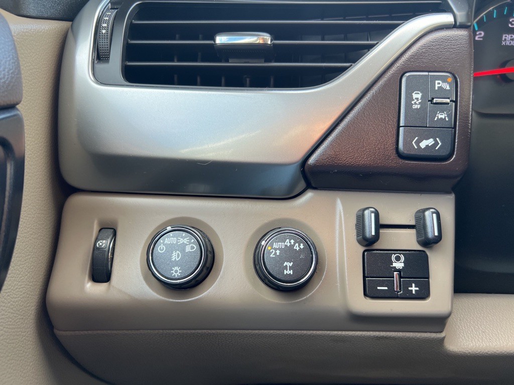 2018 Chevrolet Suburban Image 28