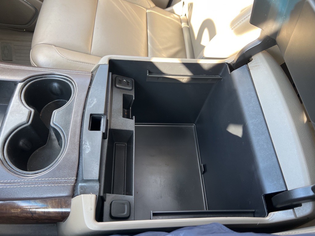 2018 Chevrolet Suburban Image 38