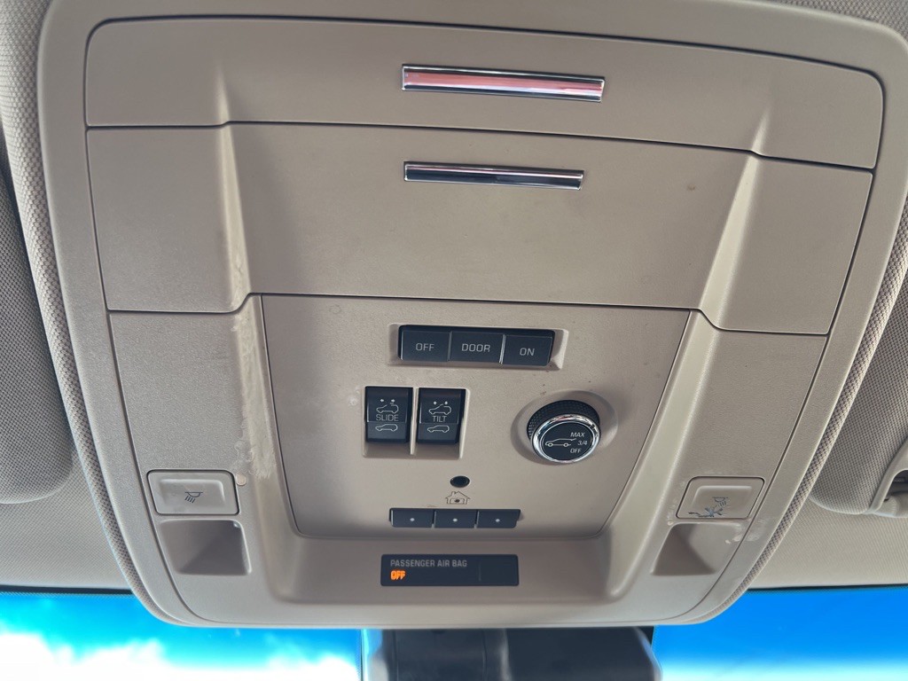 2018 Chevrolet Suburban Image 39