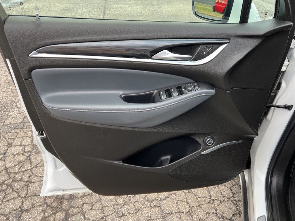 2021 Buick Enclave Image 16