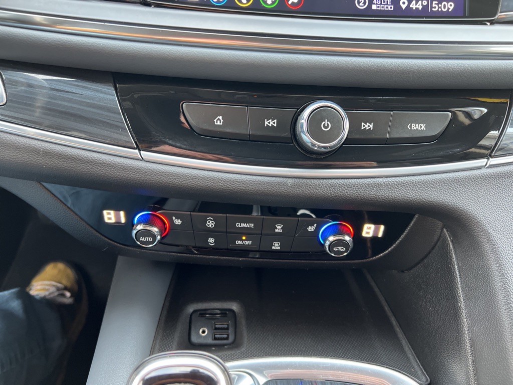 2021 Buick Enclave Image 36