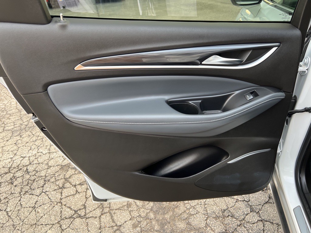 2021 Buick Enclave Image 45