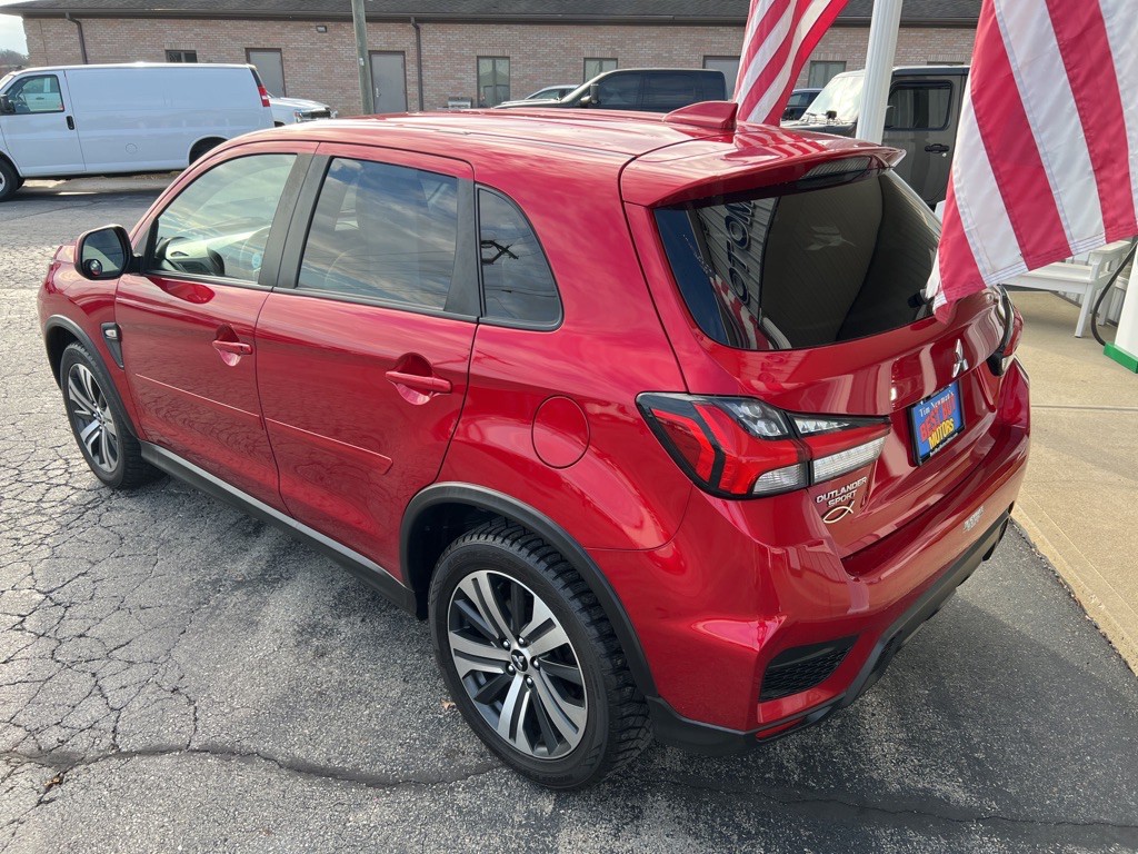 2021 Mitsubishi Outlander Image 6