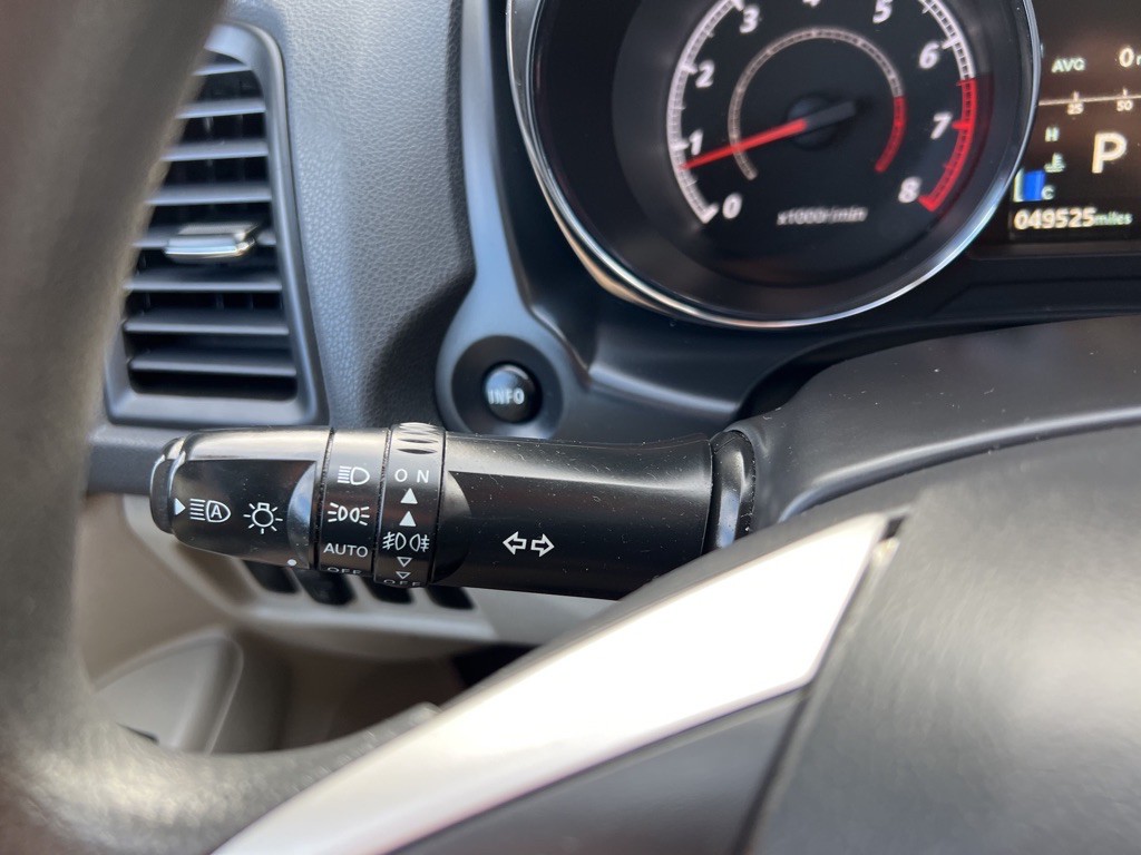 2021 Mitsubishi Outlander Image 21