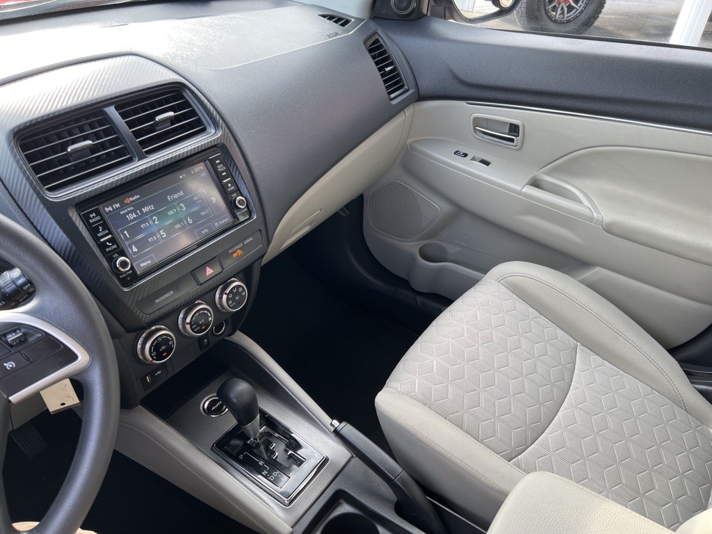 2021 Mitsubishi Outlander Image 33