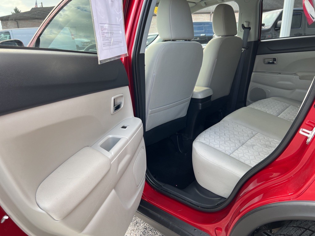 2021 Mitsubishi Outlander Image 35