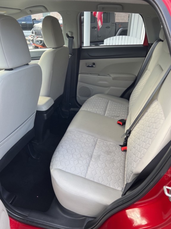 2021 Mitsubishi Outlander Image 37