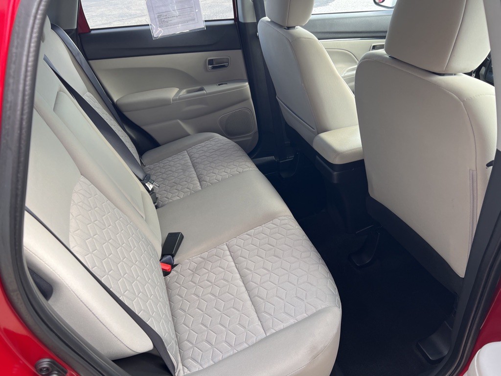 2021 Mitsubishi Outlander Image 41