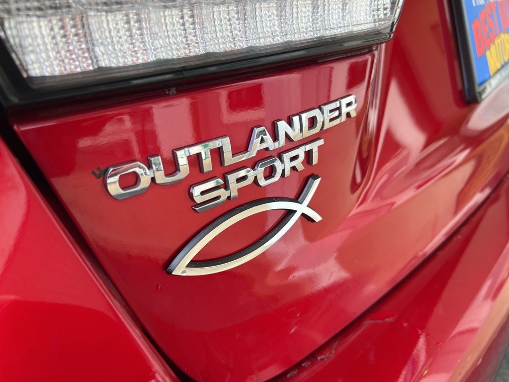 2021 Mitsubishi Outlander Image 45