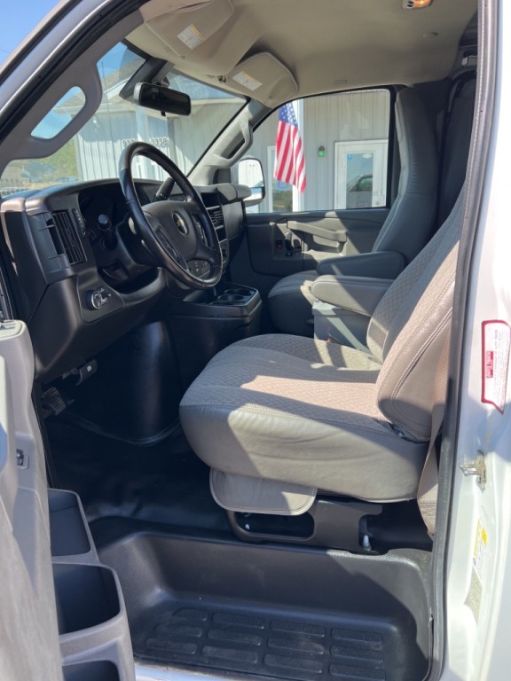 2020 Chevrolet Express Image 16