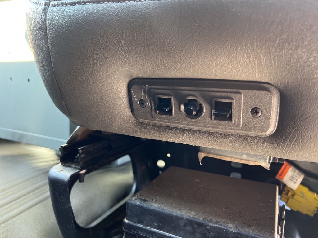 2020 Chevrolet Express Image 17