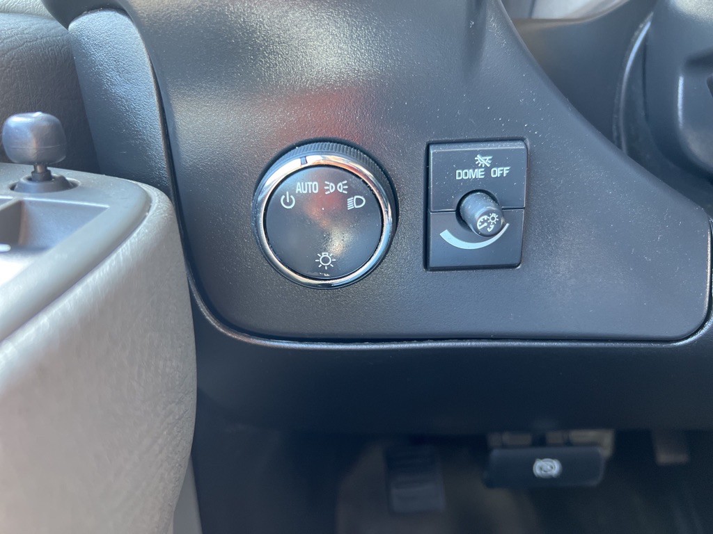 2020 Chevrolet Express Image 26