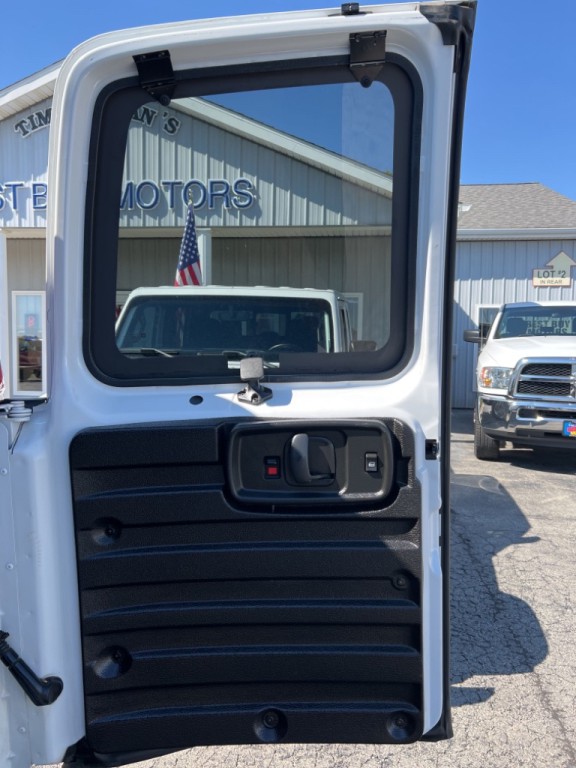 2020 Chevrolet Express Image 38