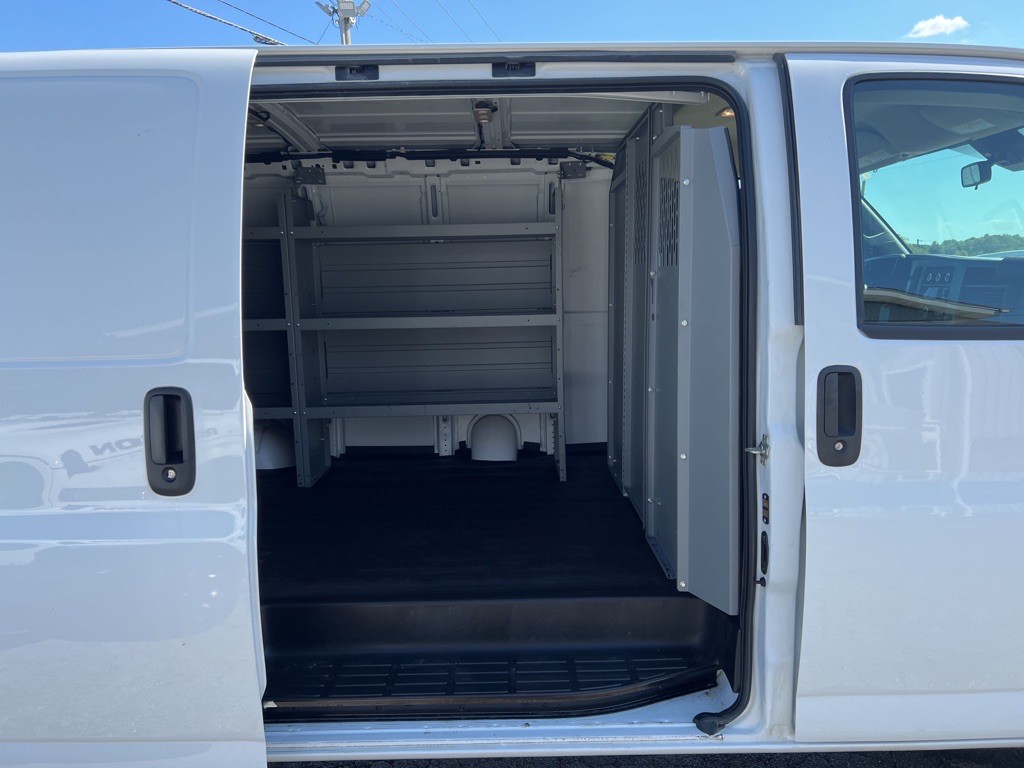 2020 Chevrolet Express Image 41