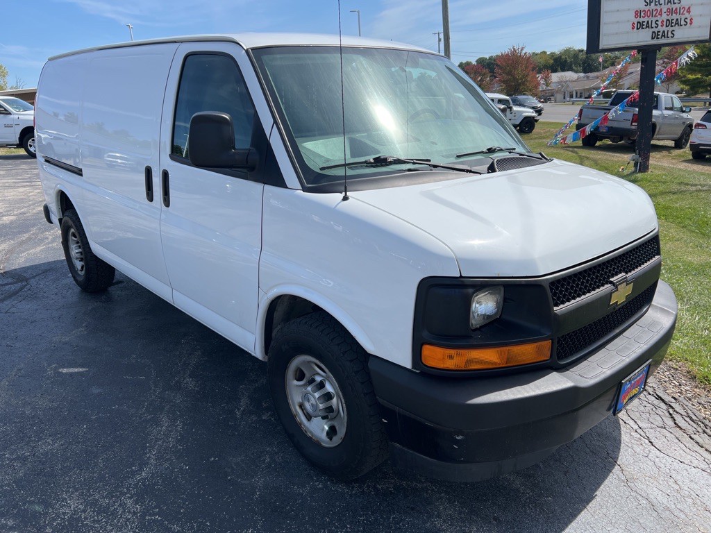 2017 Chevrolet Express Image 11